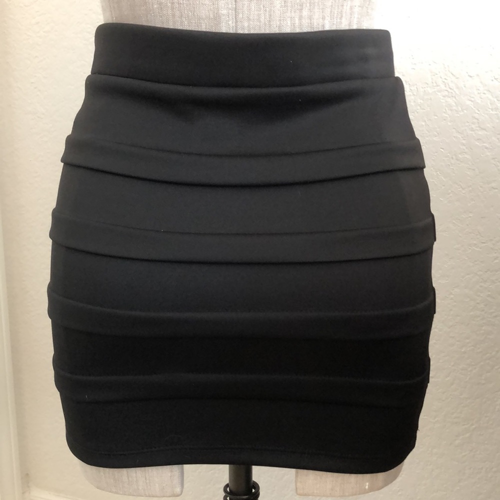 Mini Skirt - Picture 2 of 2